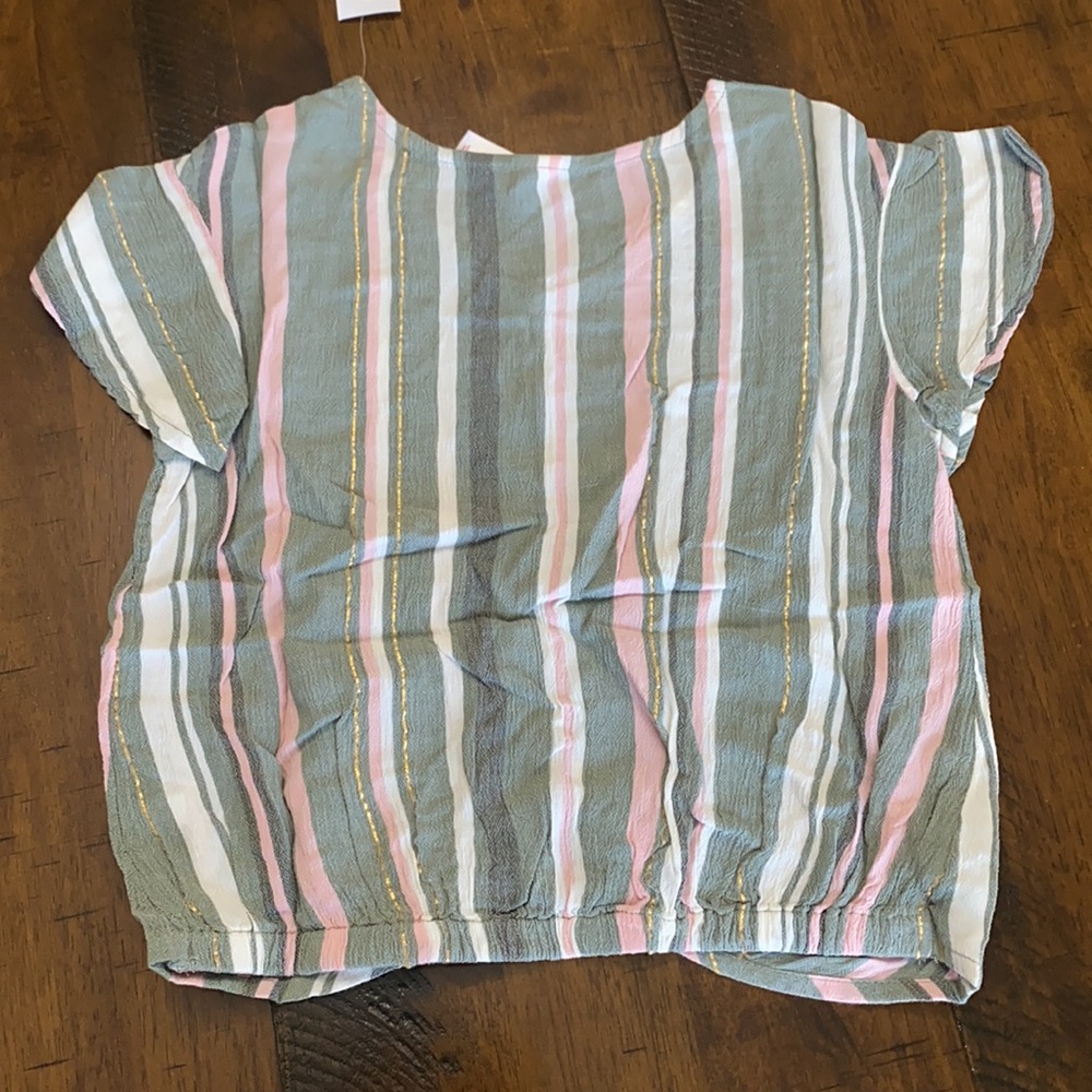Flutter sleeve hem top - Picture 8 of 9